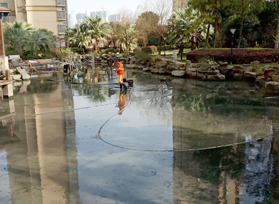城区景观池淤泥清理